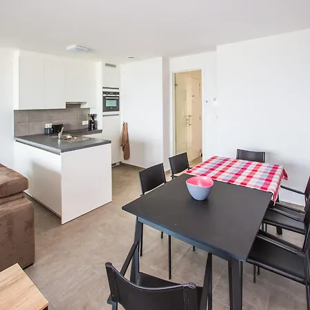 Bright Flat W Ocean Views, Cleaning Included Apartamento Westende